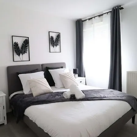 Apartment Frenchy By Plaza Serris